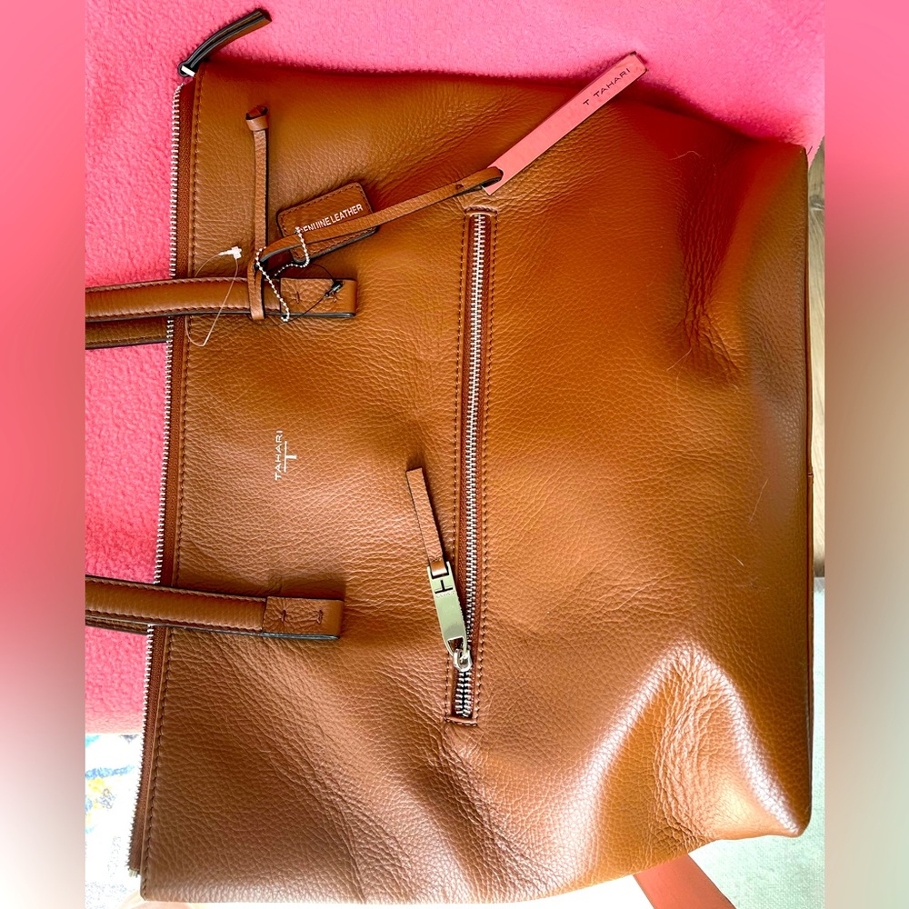 Tahari Genuine Leather Purse. NWOT